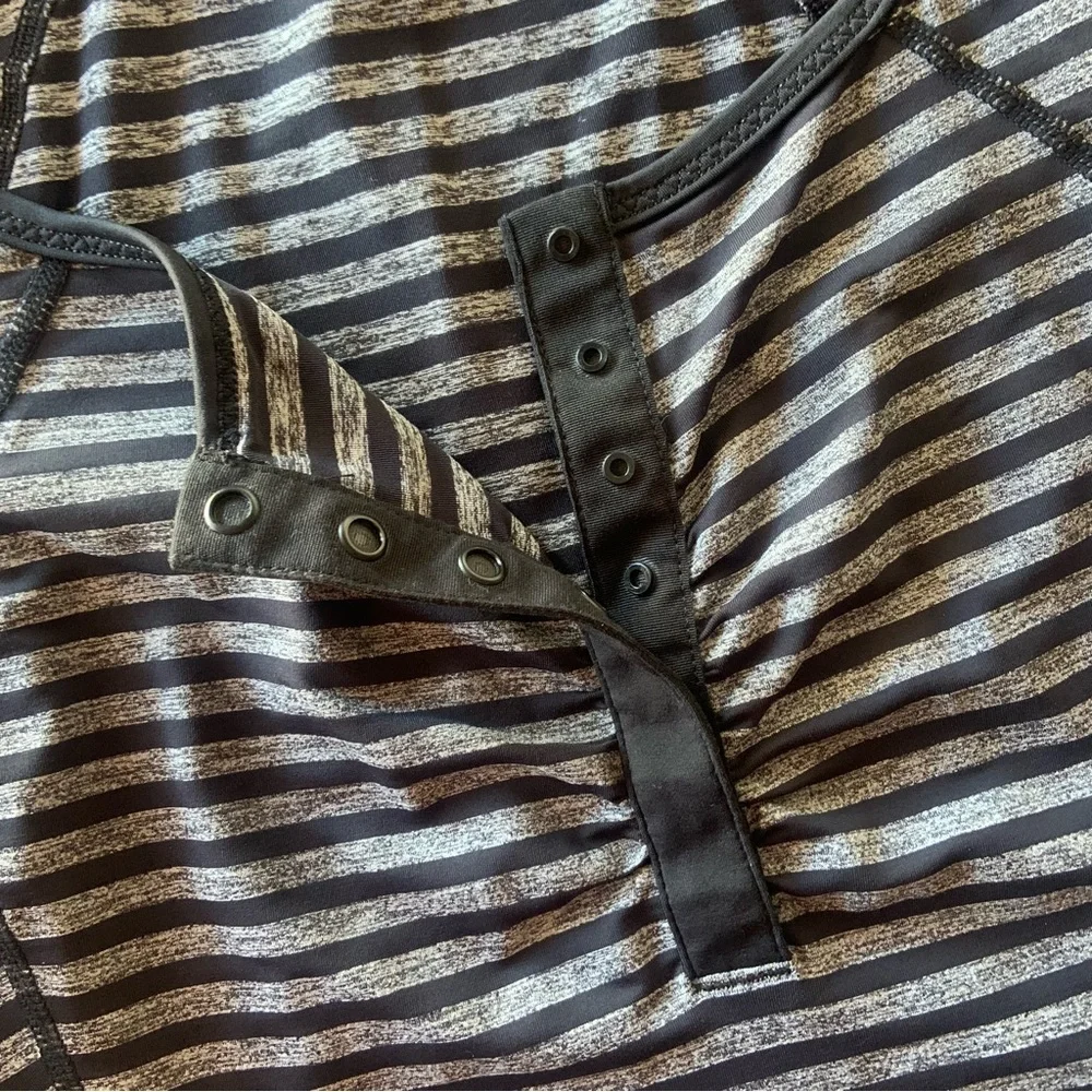 Like New! Lululemon Athletica Run Sport Henley Black and Heathered Gray Striped